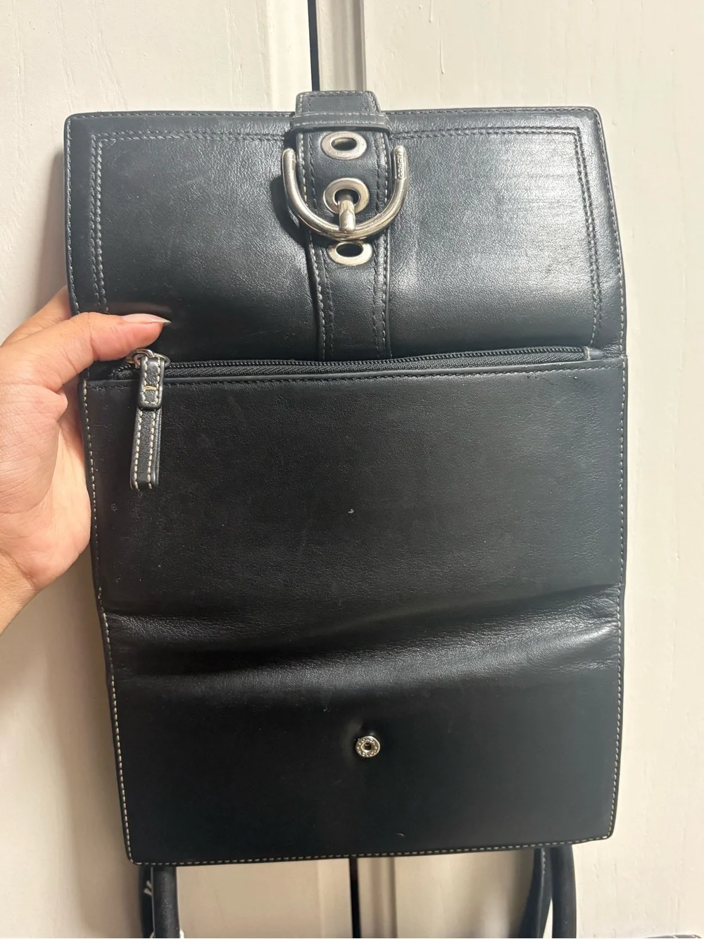 Authentic 2008 coach soho bag in black leather